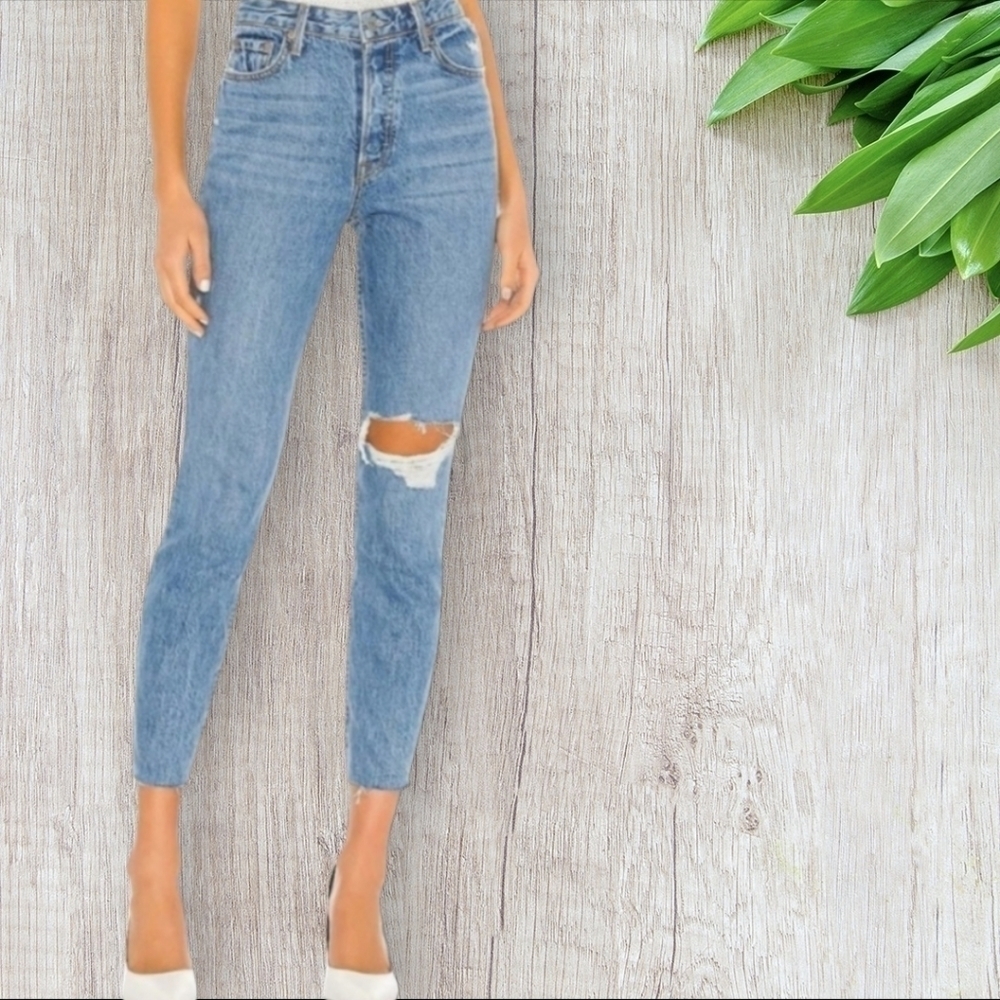 GRLFRND Karolina High Rise Straight Crop in Larchmont with Rips Size 27